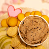 Chocolate Chip Cookiedough Cheesecake Dip