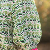 Contrast Ruffle Puff Sleeve Print Top